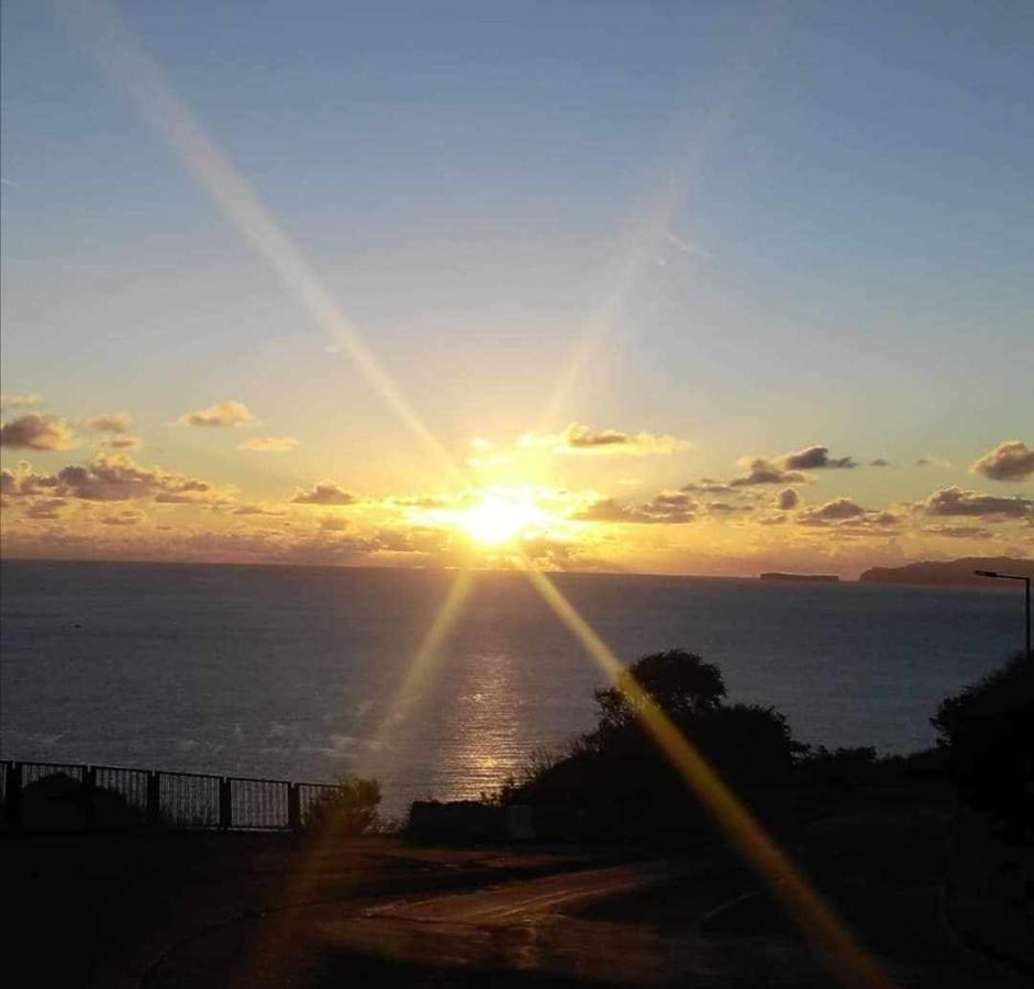 Vila Gama Apartamentos rodeados de natureza com vista para o mar Machico  Bagian luar foto