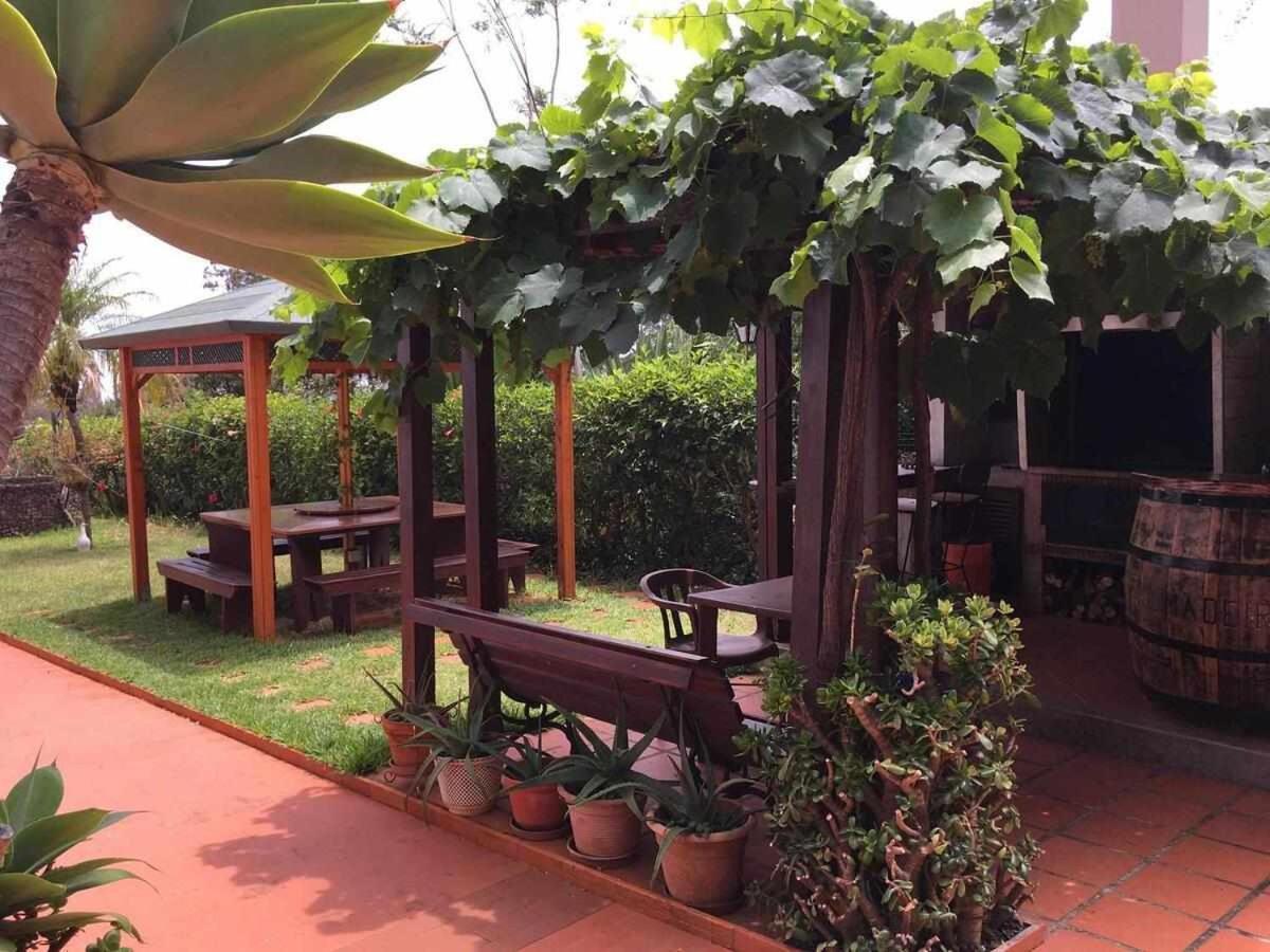 Vila Gama Apartamentos rodeados de natureza com vista para o mar Machico  Bagian luar foto